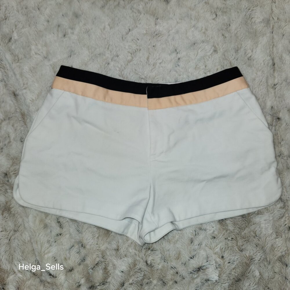 Forever 21 Exclusive White Shorts sz L